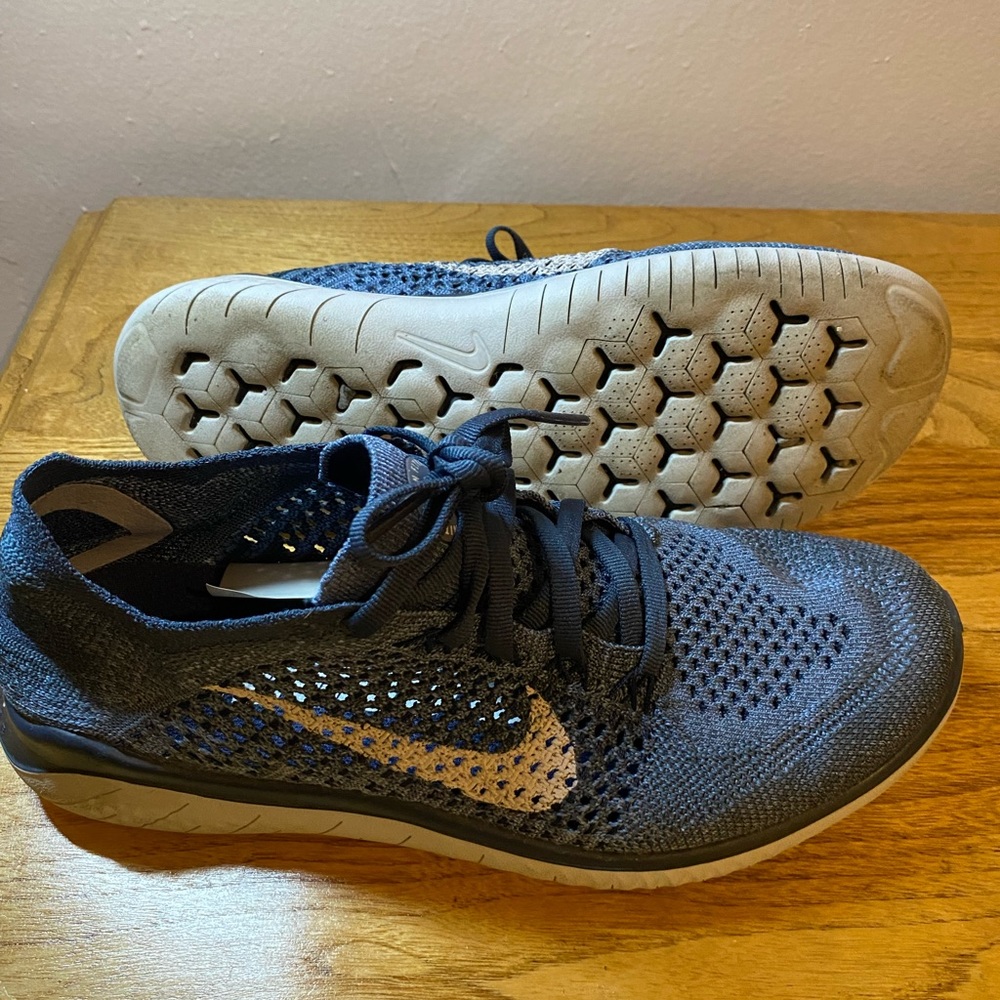 Nike sneakers 2 for 1
